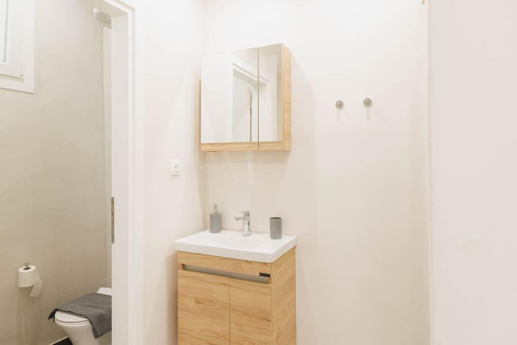 Modern Hiding Place In The Heart Of アテネ エクステリア 写真