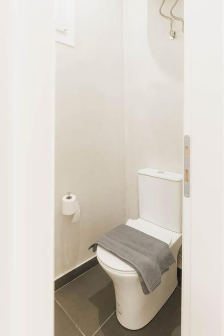 Modern Hiding Place In The Heart Of アテネ エクステリア 写真