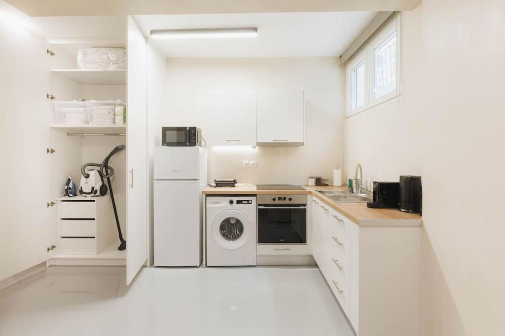 Modern Hiding Place In The Heart Of アテネ エクステリア 写真